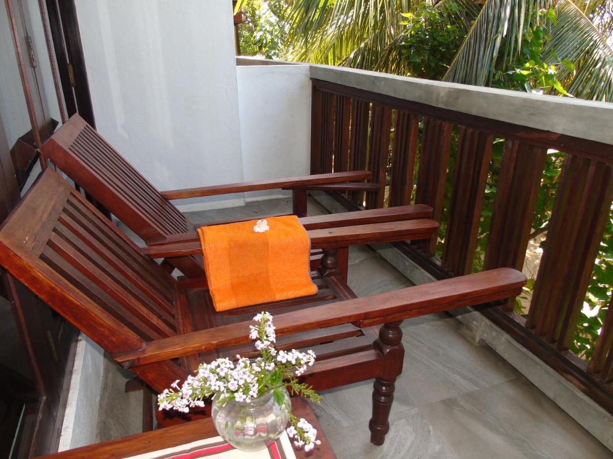 Banana Beach Unawatuna Exterior photo