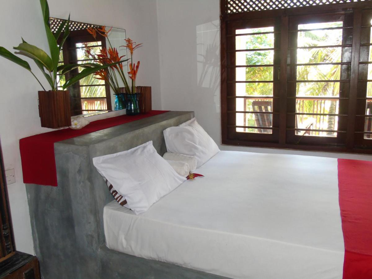 Banana Beach Unawatuna Exterior photo