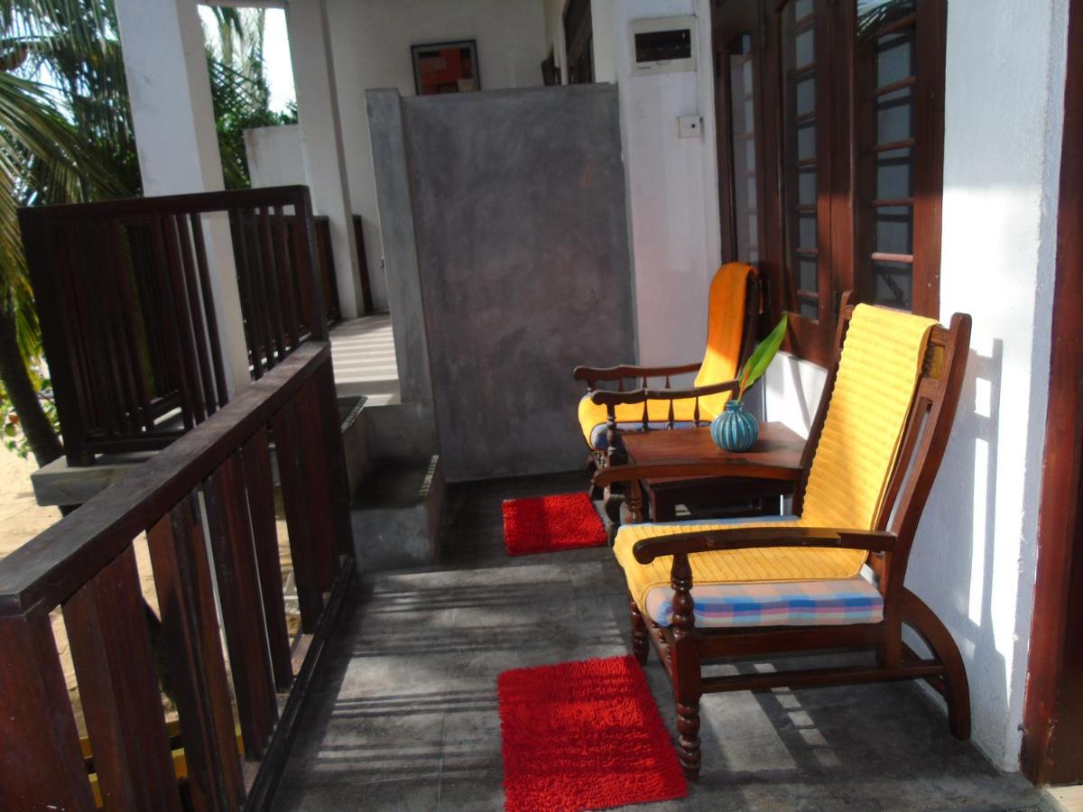 Banana Beach Unawatuna Exterior photo