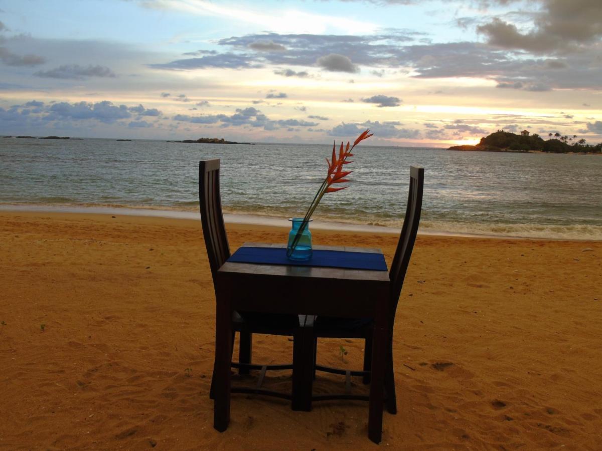 Banana Beach Unawatuna Exterior photo